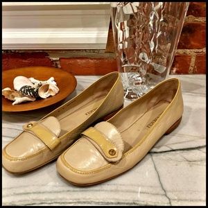 Beautiful Bruno Magli flats EUC
